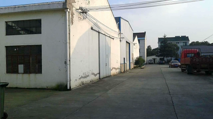 g0395 奉贤南桥 单层厂房仓库出租 一栋1100,一栋1100,一栋900平 有行车 可分割