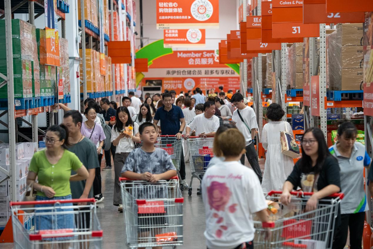 国内知名休闲食品品牌全国首家仓储会员店在沪开业
